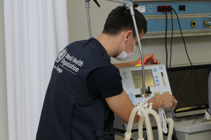  Turkmen specialists have completed a course on clinical management of patients with COVID-19