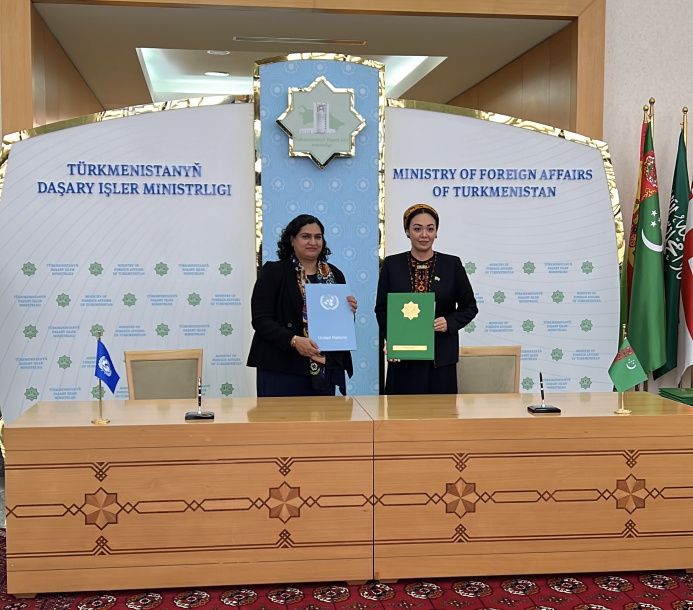  Правительство Туркменистана и ЮНИСЕФ подписали 11 новых рабочих планов на 2025 год с 12 партнерами