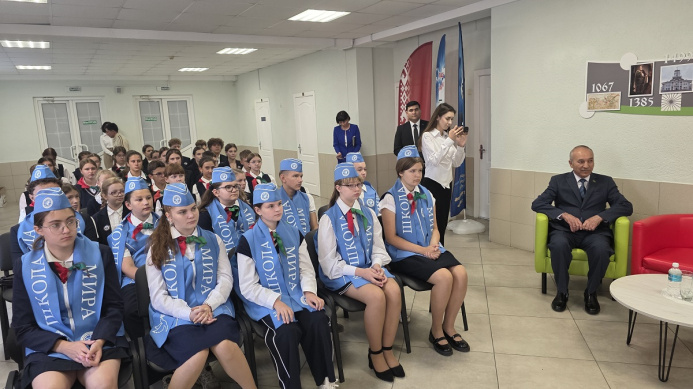  Диалоги дружбы - для юных минчан в Школе мира провели презентацию о Туркменистане