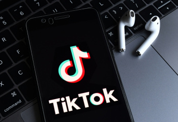 TikTok täze funksiýalary synagdan geçirýär: goşundyda kiçi oýunlar we «Arassa düzgün» peýda bolup biler