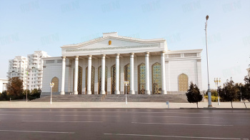 Репертуар Главного академического драматического театра Туркменистана имени Великого Сапармурата Туркменбаши с 19 по 21 апреля