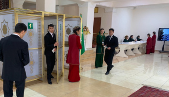 Saýlawlar gurnaýjylaryň gözleri bilen: ýylyň esasy syýasy wakasynda mugallymlaryň orny barada