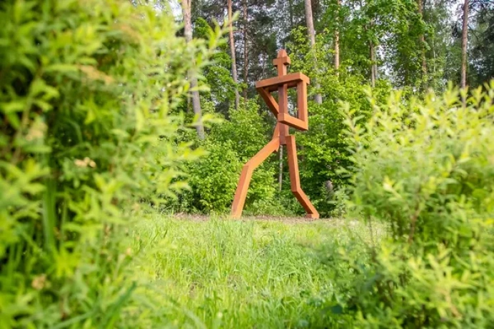  The eye of the forest and the running man: new art objects have "settled" in Malevich Park