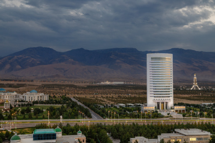  Trading on the SCRMT: petrochemical and light industry products purchased