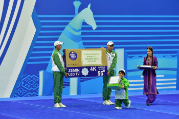 Paralimpic athelets, winners of the World Powerlifting Cup in Dubai, were honored in Ashgabat