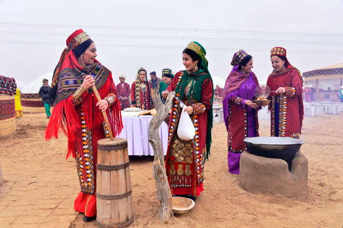  Turkmen riddles and artful questions from some nations of the world