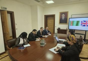 Turkmenistan and VSO discuss education modernization projects