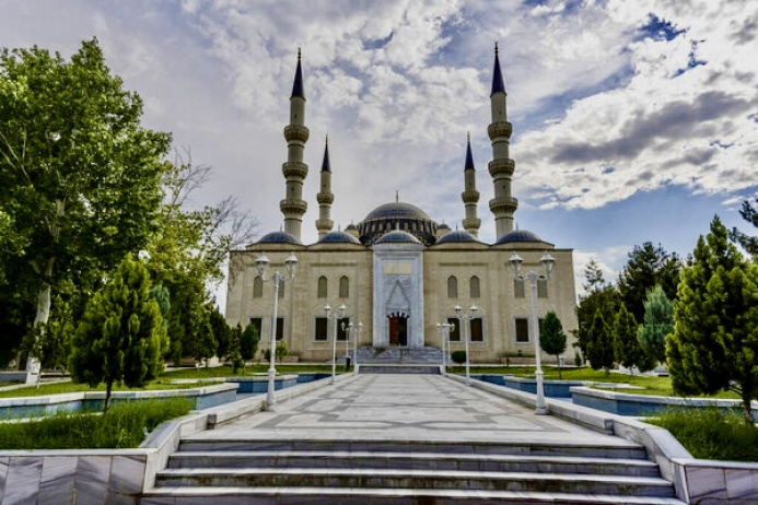  Türkmenistanda Azerbaýjanda metjit gurmak barada tender yglan edildi