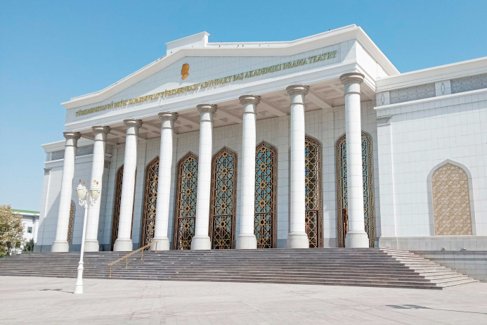  Daşary ýurtlaryň teatrlary Aşgabat we Arkadag şäherlerinde özleriniň çykyşlaryny gurar