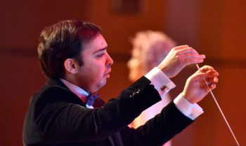 «Симфония при свечах» atly konsert geçiriler