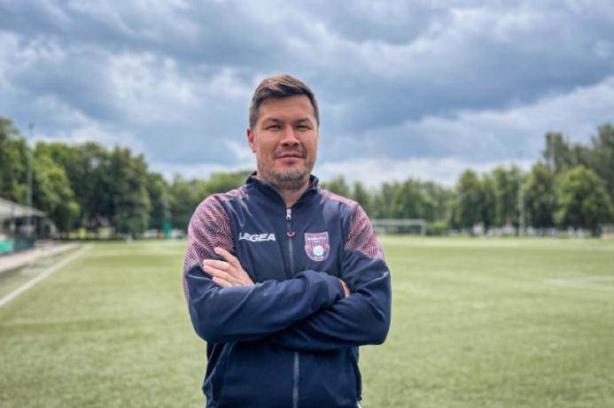  Türkmenistanly tälimçi Ýewropanyň futbol klubyna ýolbaşçylyk edýär