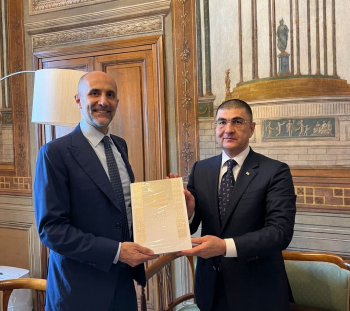 Invitations to International Forums Presented to Italian Prime Minister