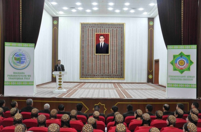  TDEI-de ylmy maslahat: Magtymguly Pyragy ruhy bitewilik barada