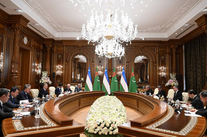  The Chairman of the Khalk Maslakhaty of Turkmenistan and the President of Uzbekistan held talks