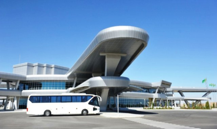  Aşgabat-Türkmenbaşy-Aşgabat ugry boýunça awtobus gatnawlarynyñ sany köpeldildi