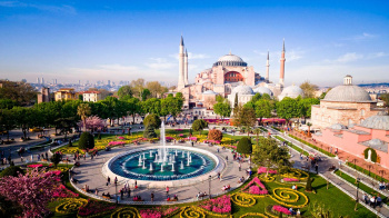 Türkiye demonstrates strong tourism growth in the first half of 2024