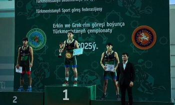 Türkmenistanda erkin göreş boýunça çempionat tamamlandy