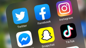 Awstraliýa 16 ýaşa çenli çagalara “howply” sosial ulgamlara, hatda GitHub-a-da girişi gadagan edýär