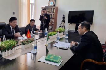 Gyrgyzystan bilelikde medeni-ynsanperwer taslamalary durmuşa geçirmekde Türkmenistan bilen hyzmatdaşlyga taýýar