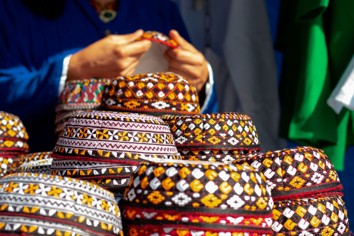  The Turkmen takhya: both a headdress and a symbol
