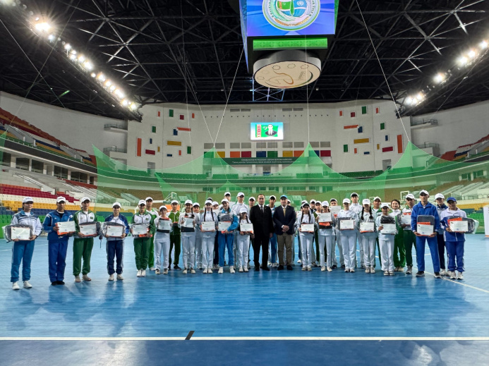  Türkmenistanyň Bedenterbiýe we sport baradaky döwlet komiteti hem-de BMG-niň Ilat gaznasy ýaşlary sporta çekmek üçin tagallalaryny birleşdirýär