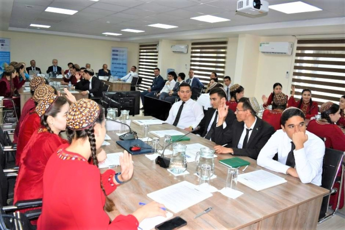  Ashgabat discusses role of youth and women in combating climate change