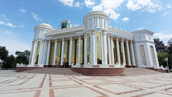 Репертуар Национального Музыкально-драматического театра Туркменистана имени Махтумкули с 5 по 7 апреля