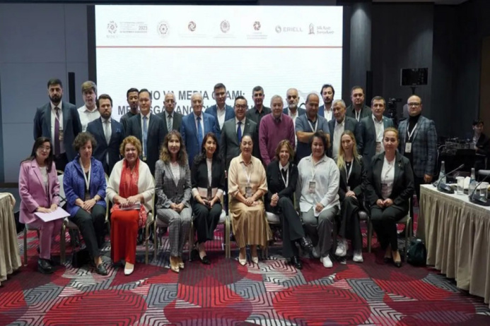 Türkmen režissýory Özbegistanda geçirilen halkara konferensiýa gatnaşdy
