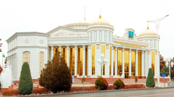 Репертуар Национального Музыкально-драматического театра Туркменистана имени Махтумкули на 6 и 7 мая
