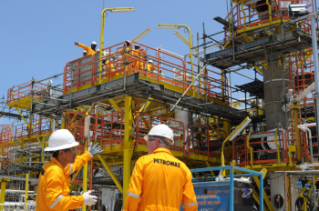 PETRONAS kompaniýasynyň Türkmenistandaky wekilhanasy hyzmatlary üpjün edijileri we potratçylary Açyk gapylar gününe çagyrýar