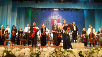 Italýan opera aýdymçysy türkmen aýdym-saz muşdaklaryna Juzeppe Werdiniň ajaýyp ariýalaryny sowgat etdi