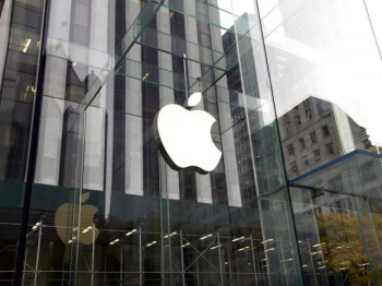 Apple programma üpjünçiligindäki möhüm kemçilikleri üçin 5 million dollara çenli tölemäge taýýar